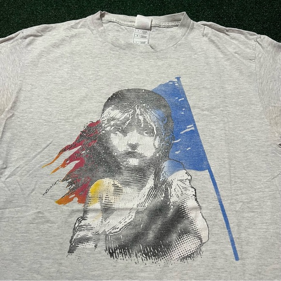 Vintage Y2K Les Miserables T-Shirt Gray London Broadway Musical Size L 21X28 - Picture 2 of 10